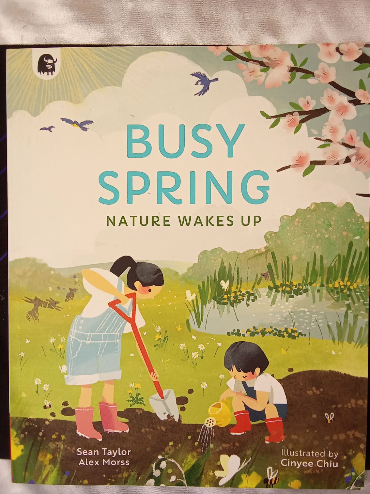 BUSY SPRING -Nature wakes up