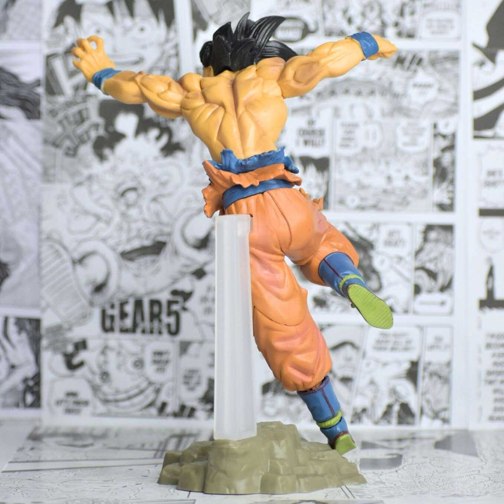 Dragon Ball Z : Goku Stone base - Action Figure 22cm